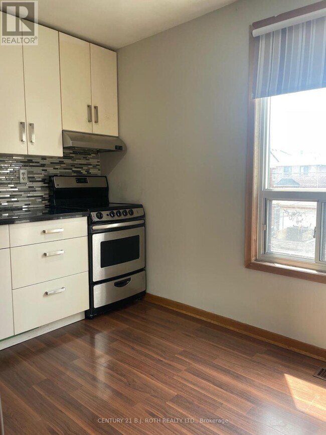 Photo du bâtiment - 946 Ossington Ave