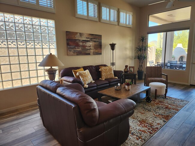 Building Photo - 7114 E Sleepy Owl Way