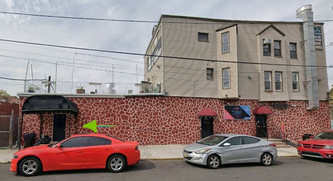 Building Photo - 386 Park Ave