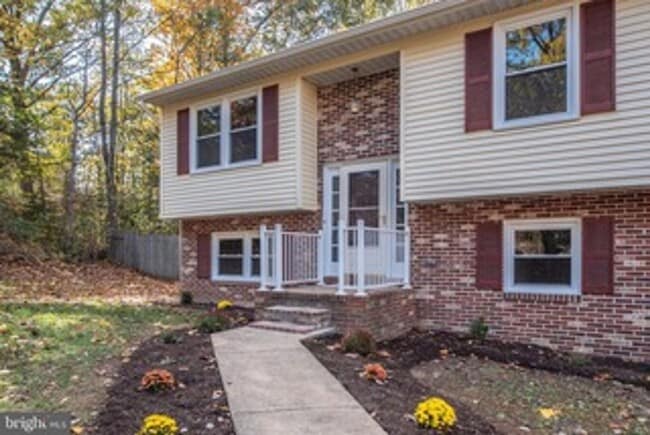Building Photo - 4 Bed 3 Bath in Falmouth Fredericksburg
