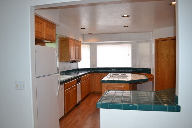 Foto del edificio - 1345 View Ct