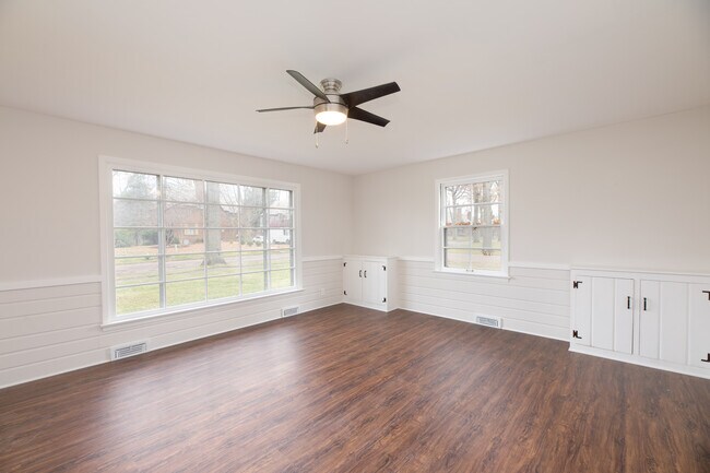 Habitación multiuso/sala de estar - 15472 Brewster Rd