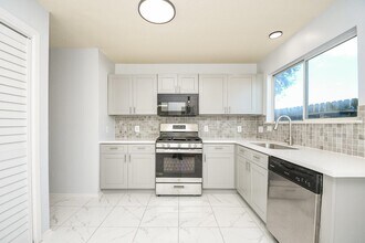 Building Photo - 6233 Lone Prairie Way