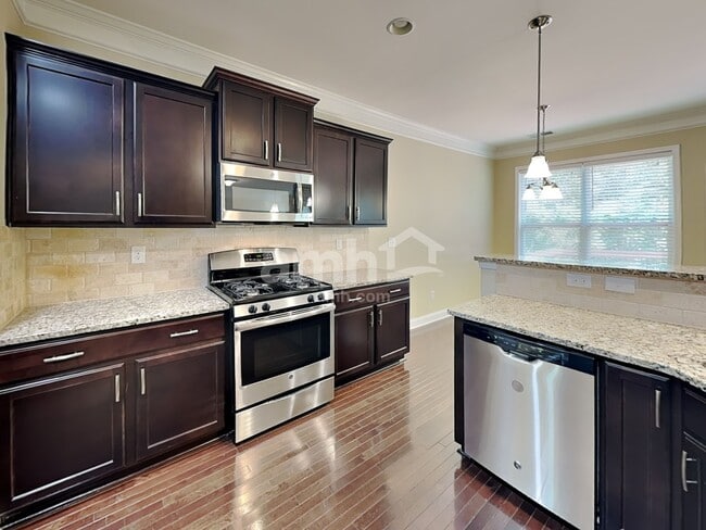 Foto del edificio - 5719 McDowell Run Dr