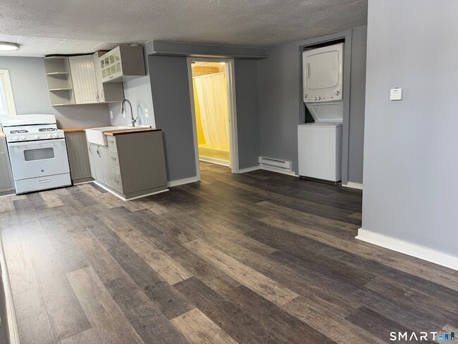 Building Photo - 144 Wetmore Ave