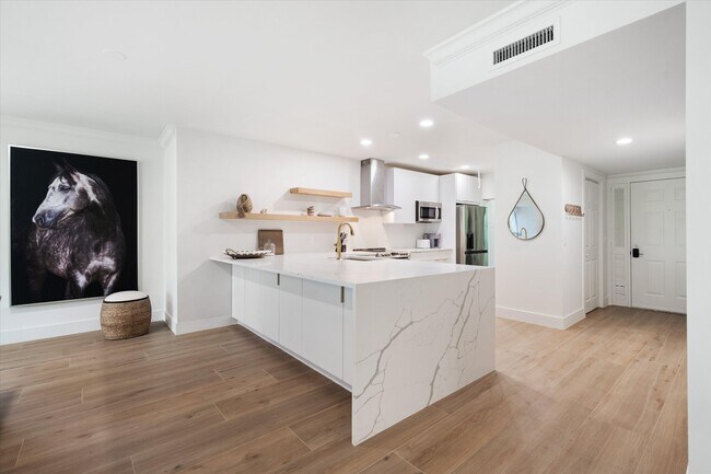 Building Photo - 2810 Polo Island Dr