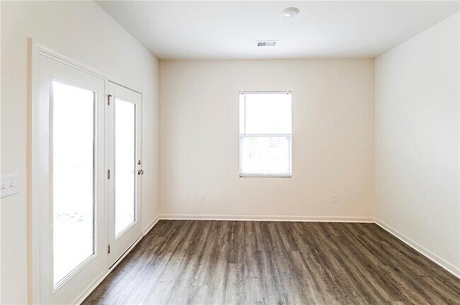 Building Photo - 95 Forray Dr