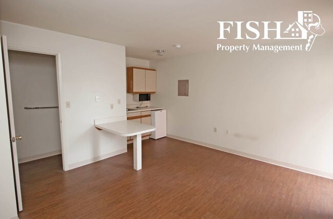 Building Photo - 948 W 3rd St