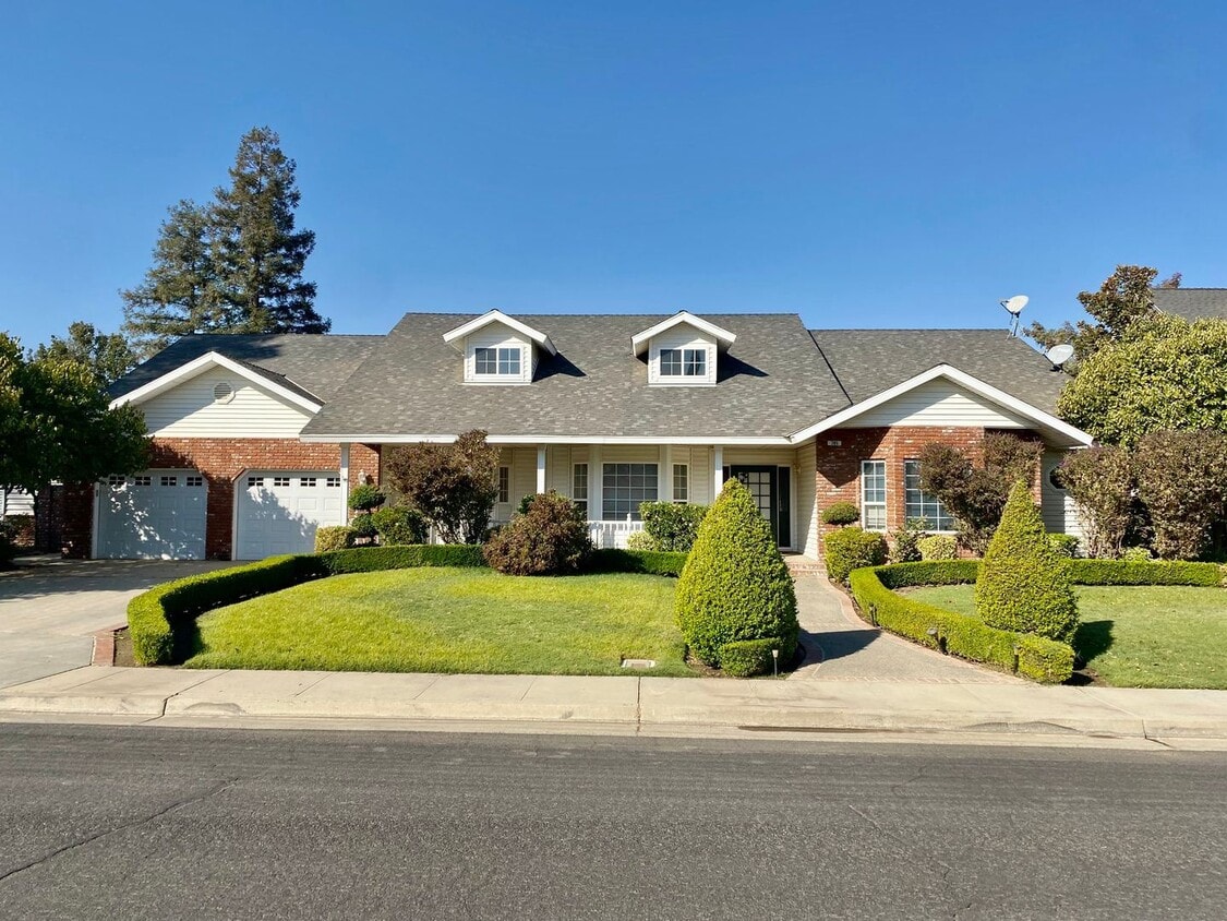 Primary Photo - 4 br, 2.5 bath House - 205 N Jonna Ave