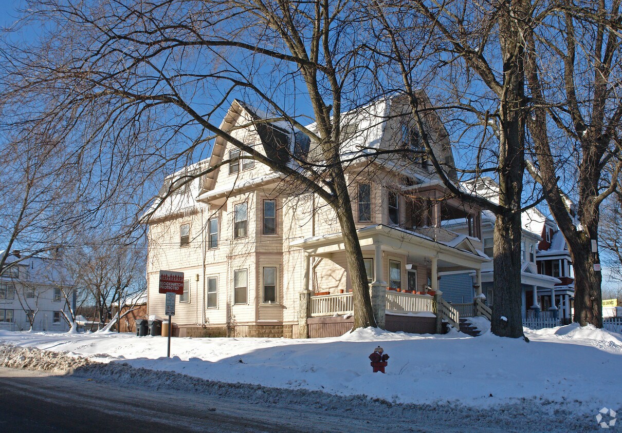 Building Photo - 1473-1475 Albany Ave