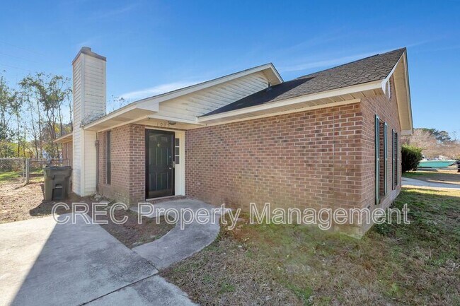 Building Photo - 1005 Tj Ln