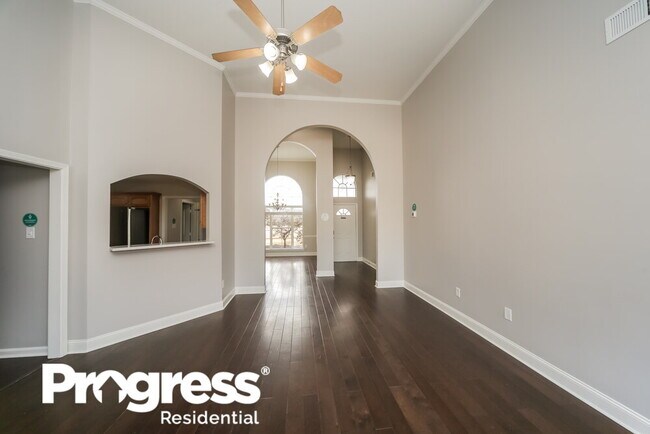 Building Photo - 70 Redbud Dr
