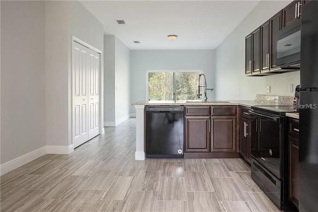 Foto del edificio - 1340 W Evans Cir