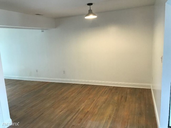 Building Photo - 2 br, 1 bath Condo - 1908 Silver Ct