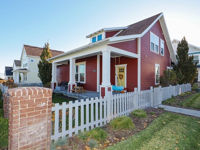 Building Photo - Beautiful House in Excellent Daybreak Location!