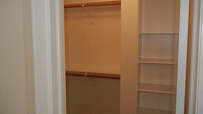 Building Photo - 11506 S Main St