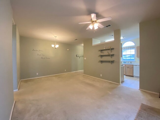 Foto del edificio - 2 Bedroom/1 Bath Crown Meadows Subdivision