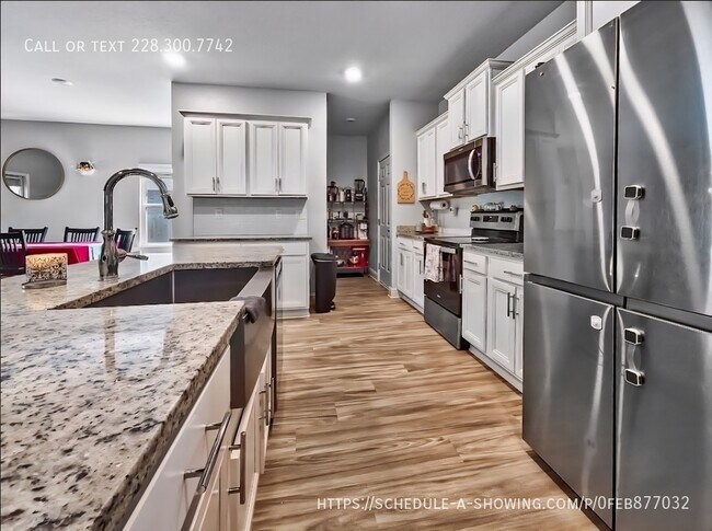 Building Photo - 5065 Fairbury Way