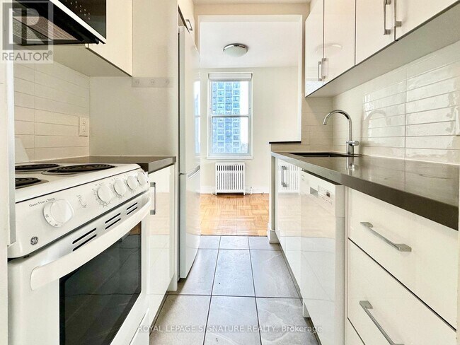 Photo du bâtiment - 1545 Bathurst St