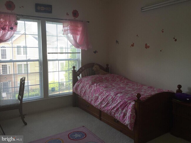 Foto del edificio - 4131 Fountainside Ln