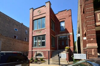 Building Photo - 2554 W Augusta Blvd