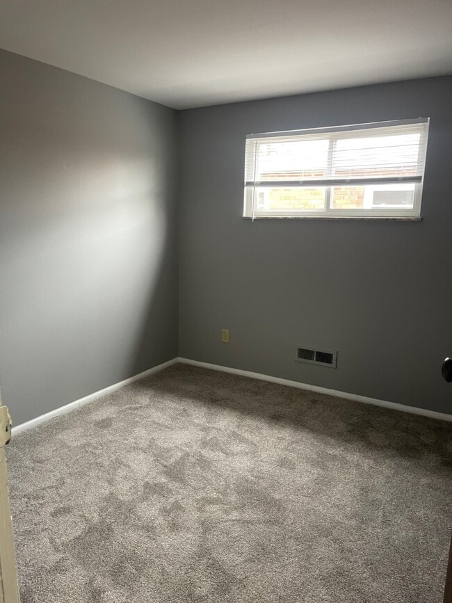 Foto del edificio - 4944 Fairway Ct