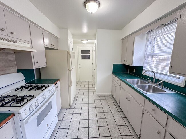 Foto del edificio - 960-964 Kentwood NE