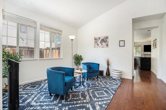 Building Photo - 1701 Mount Silliman Way