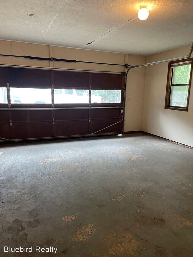 Building Photo - 4 br, 2 bath House - 668 Airline