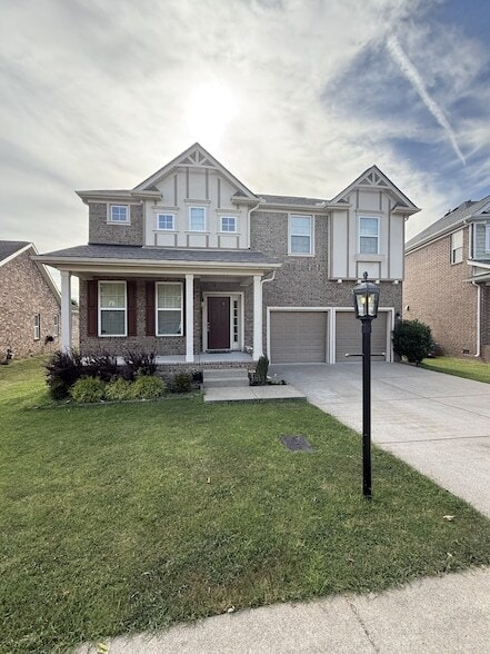 Photo - 1629 Robindale Dr House