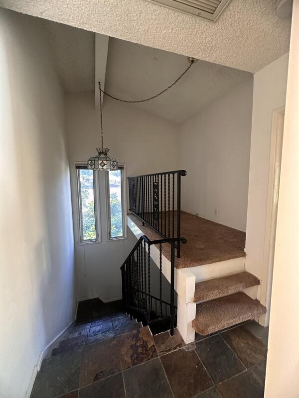 Building Photo - 3848 Aloha St
