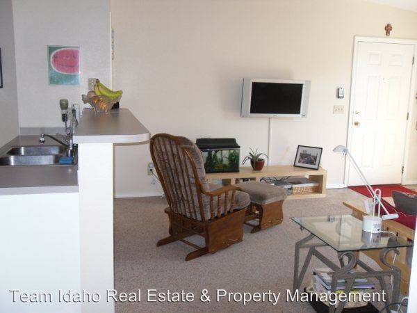 Building Photo - 3 br, 2 bath Apartment - 131 Baker St. #201