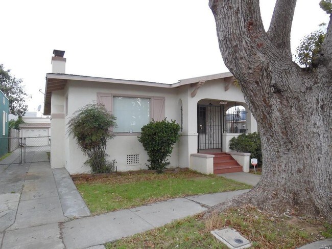 Building Photo - 1621 Napa St