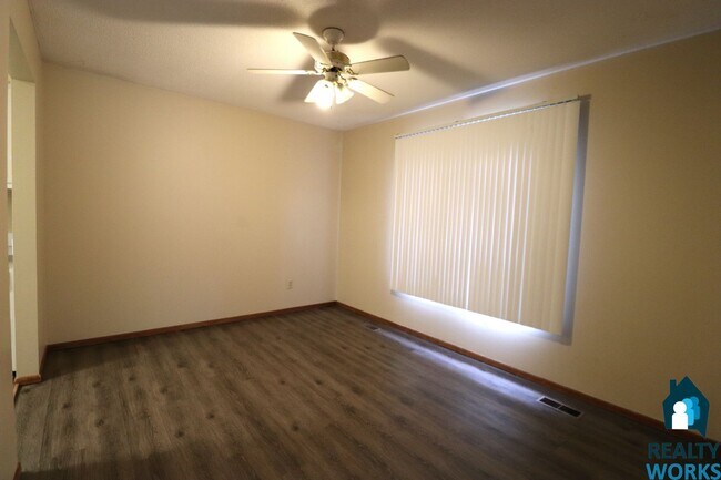 Foto del edificio - 4810-4812 Ginny Avenue