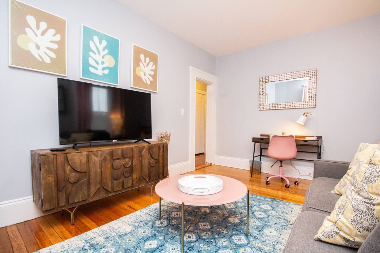 Foto principal - 636 Washington St