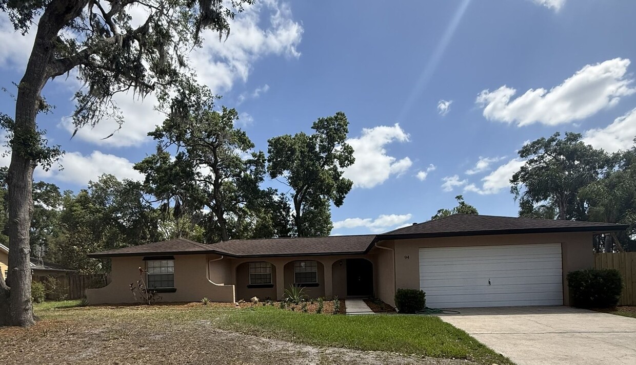 Foto principal - Remodeled Home in Longwood