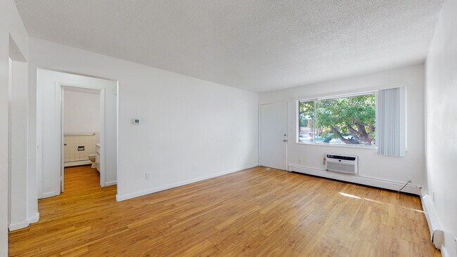 Building Photo - 3006 Denver St