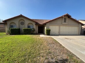 Building Photo - 253 Cottonwood Ave