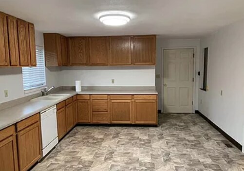 Foto del edificio - 4784 Skyline Rd S