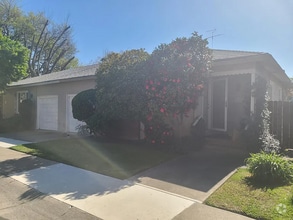 Building Photo - 734-736 McClatchy Way