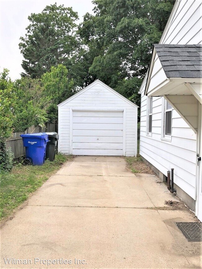Building Photo - 3 br, 1 bath House - 104 Grandview St