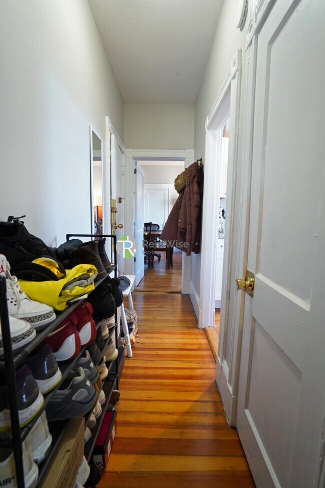 Foto del edificio - 56 Gardner St