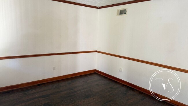 Foto del edificio - RATE DROP ALERT (was $1875/month)!