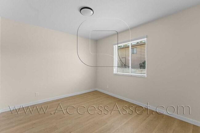 Foto del edificio - 108 S Lindsay St
