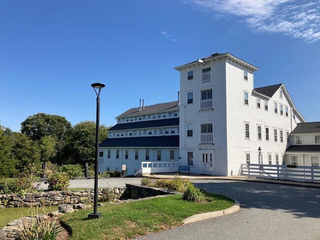 Foto del edificio - 40 Web Ave