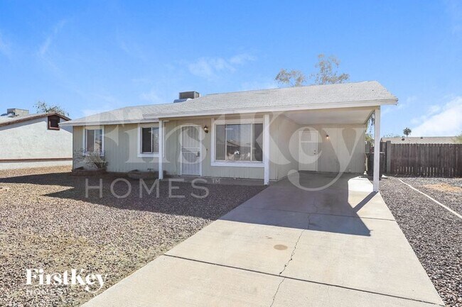 Foto del edificio - 8807 W Mercer Ln