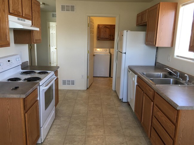 Foto del edificio - 623 W Second St