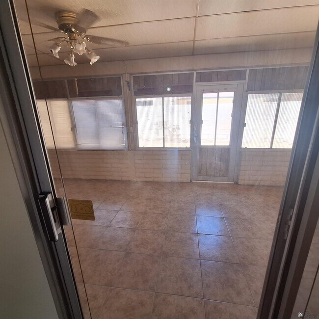 Foto del edificio - 1628 W 15th St