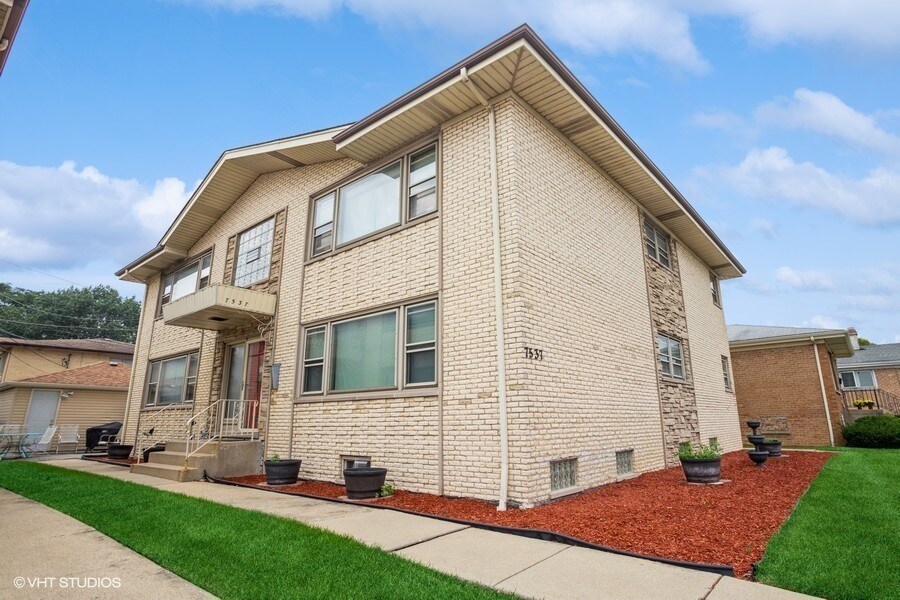 7537 W Higgins Rd Unit B1, Chicago, IL 60631 Condo for Rent in Chicago, IL
