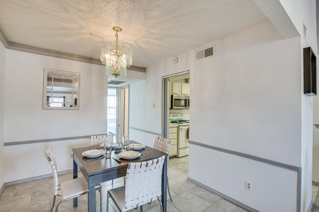 Foto del edificio - 8750 Park Ln